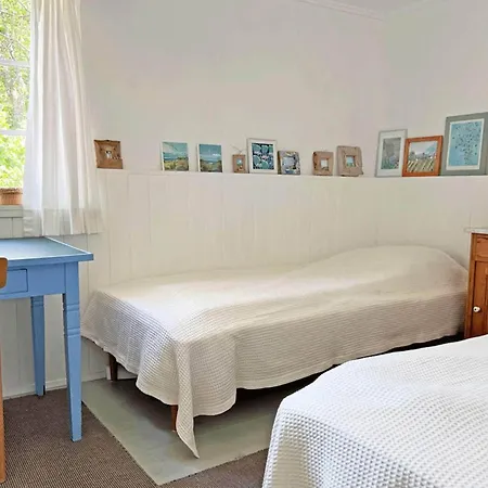 5 Person In Allinge-Sandvig